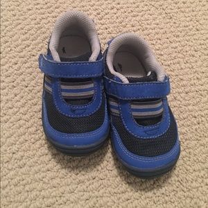 Stride rite toddler shoes
