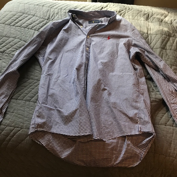 Button down - Picture 1 of 1