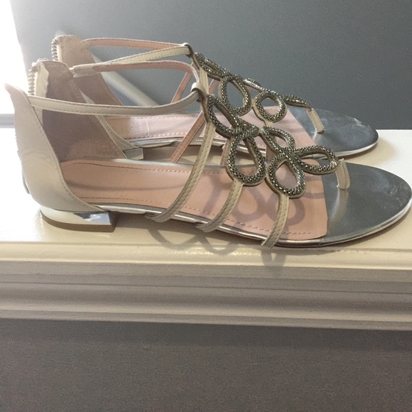 Vince Camuto size 38 - Picture 2 of 4
