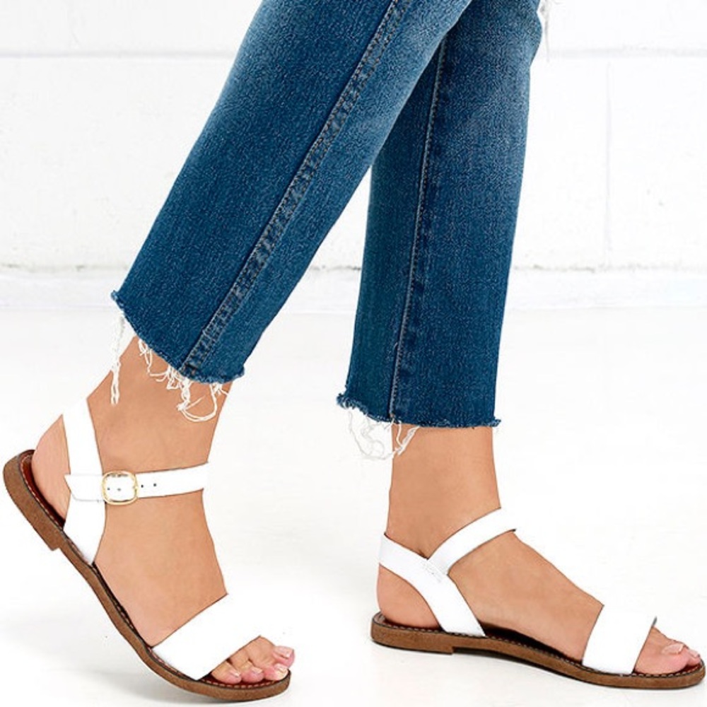 STEVE MADDEN WHITE DONDDI SANDAL