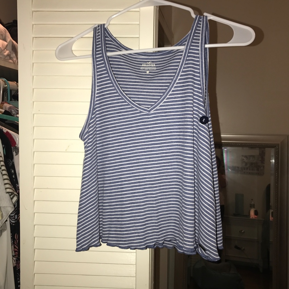 Holister must have collection crop top