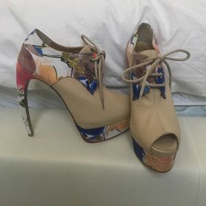 Walter Steiger brand new adorable booties