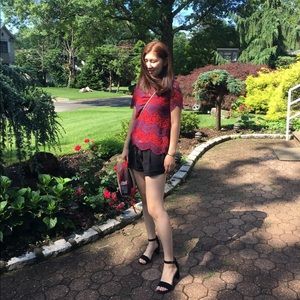 Meet your Posher, Sisi