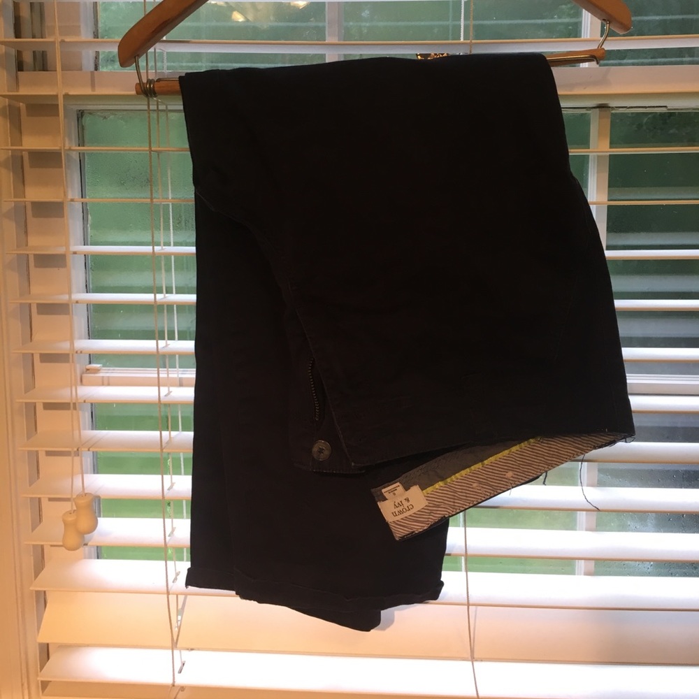 Navy capris