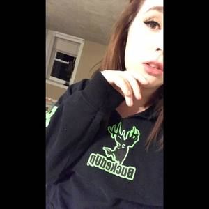 Meet your Posher, Jenelle