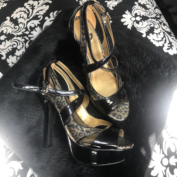 Guess Strappy Cheetah + Black Platform Heel - Picture 1 of 5