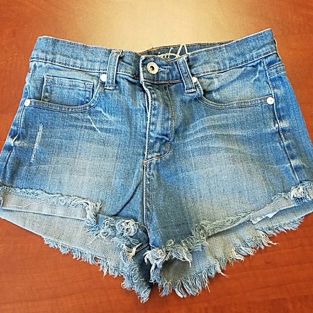 Perfect summer High waisted denim shorts!