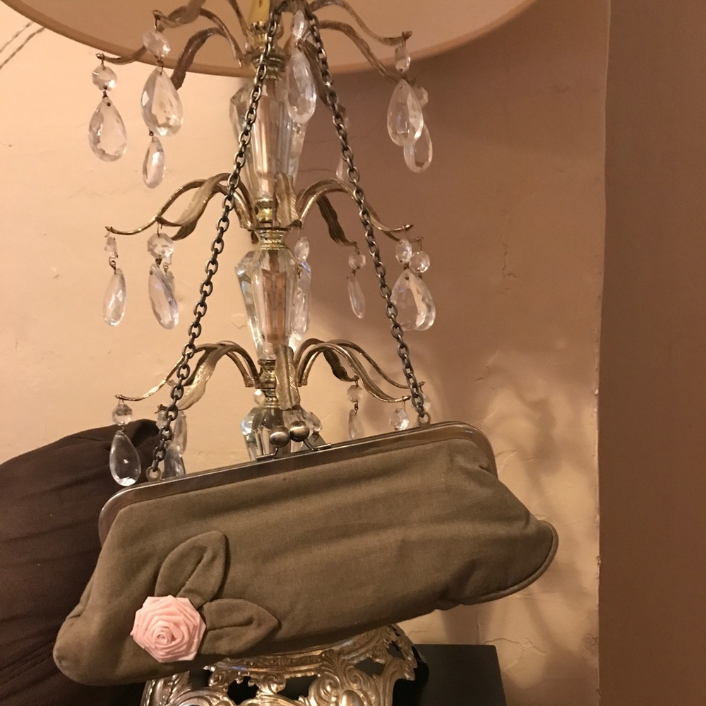 Vintage looking clutch