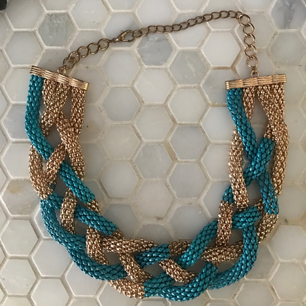 Statement necklace