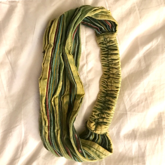 Urban Outfitters Pre-Loved Headbands. - Picture 2 of 8