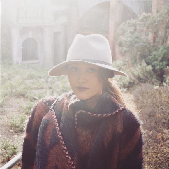 Meet your Posher, Haley - Picture 1 of 1