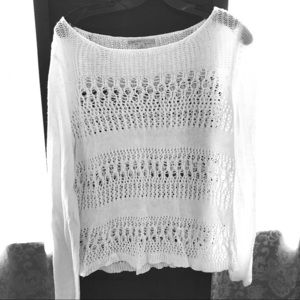 Gap long sleeve white sweater! Pretty!! Size M.
