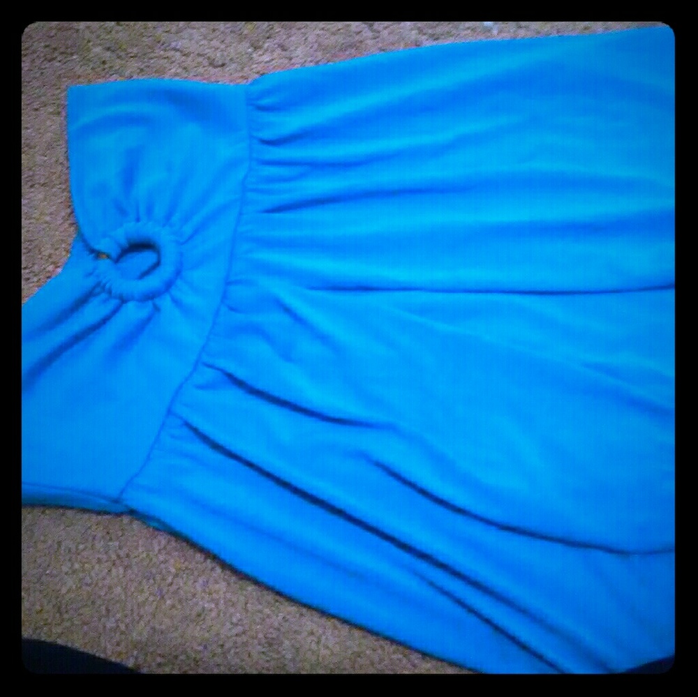 I am selling a strapless shirt