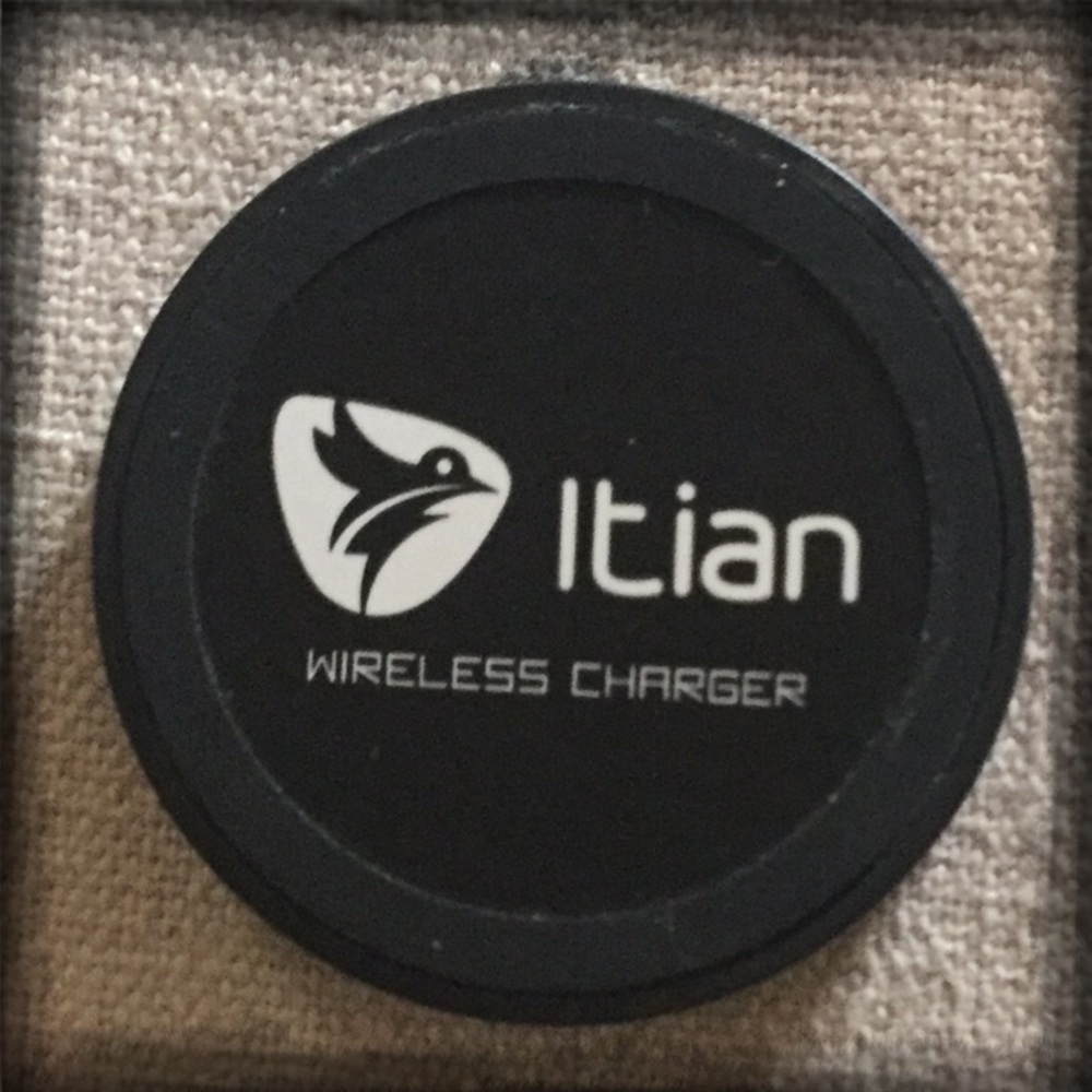 FREE W/BUNDLE PURCHASE Wireless Charging Pad ☎️