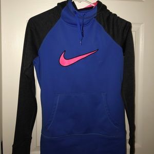 nike therma-fit hoodie
