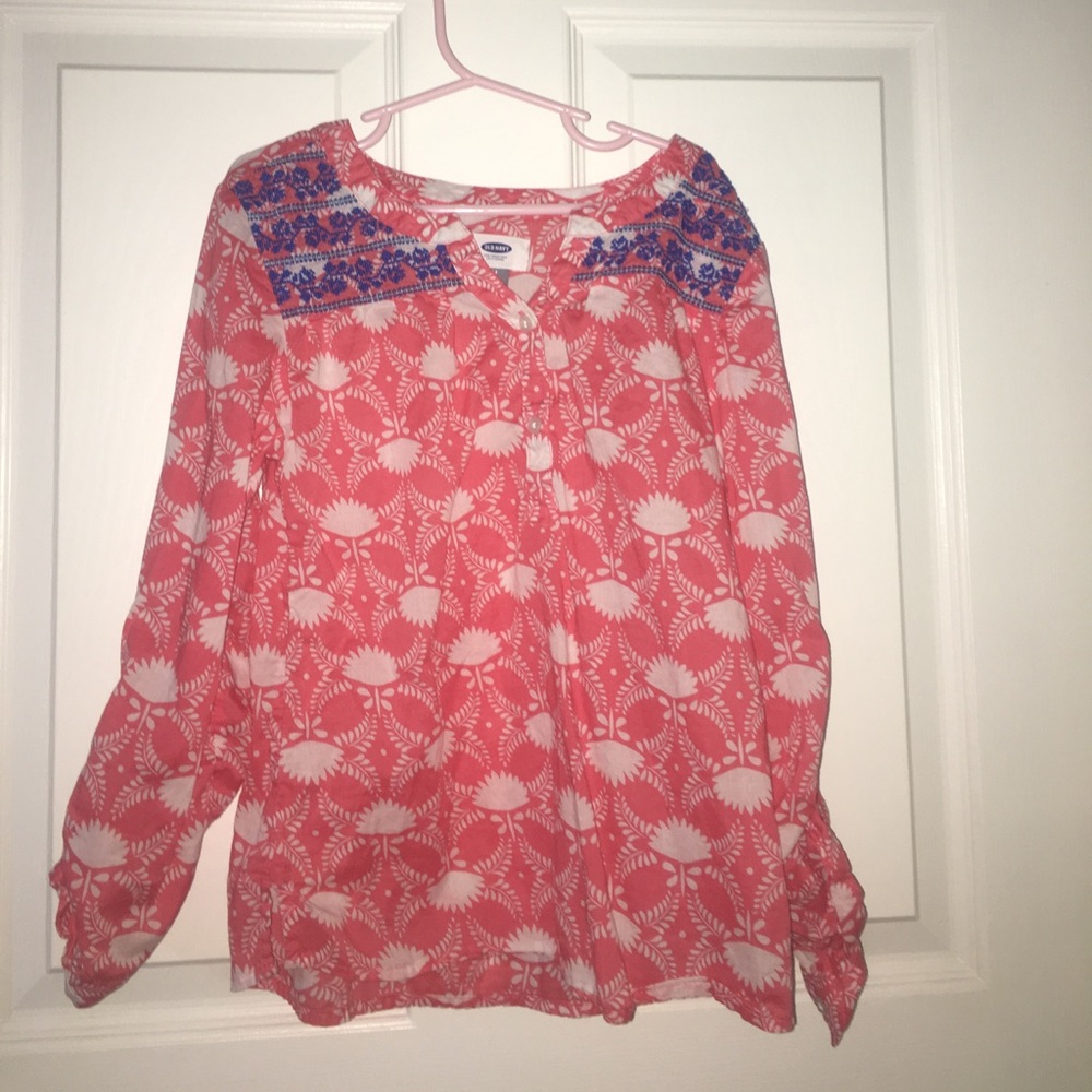 Old navy long sleeve shirt