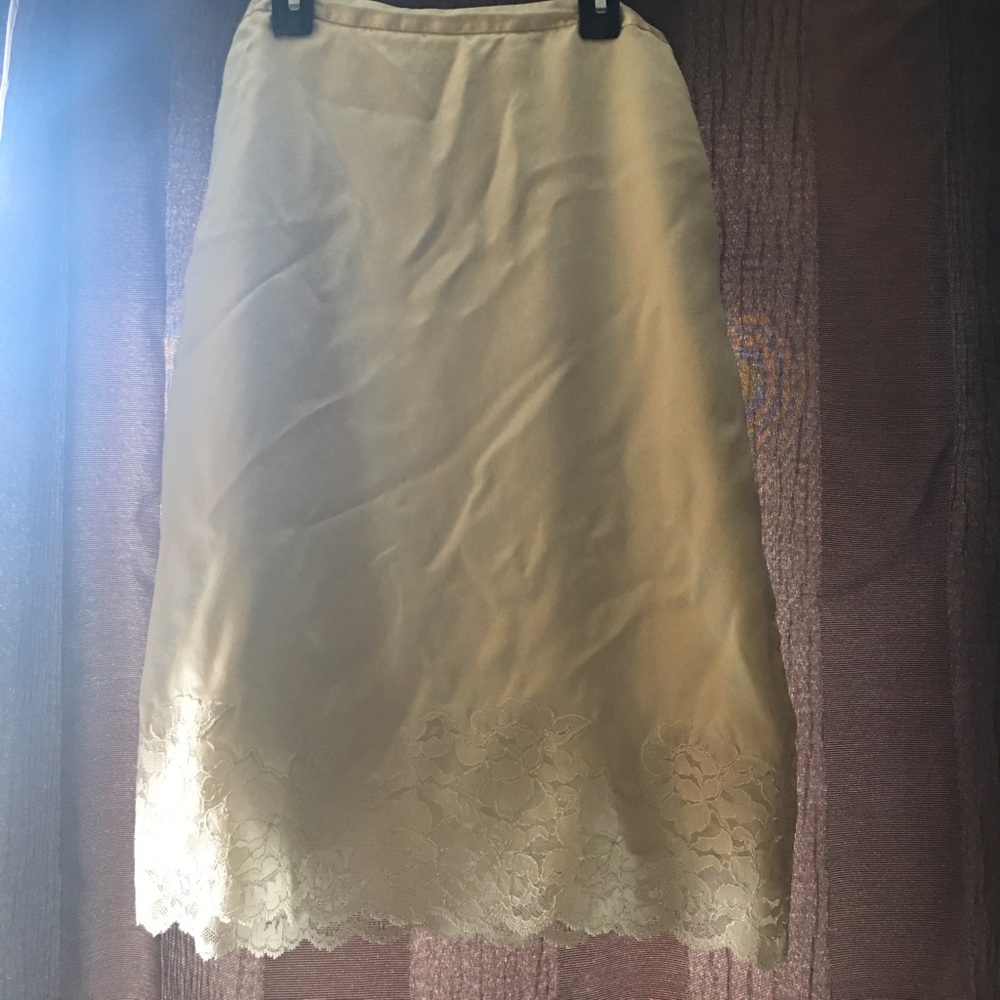 Beautiful vintage Banana Republic silk midi skirt