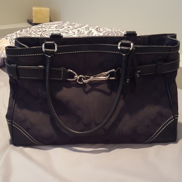 Coach Accessories - Authentic Coach Hampton Carryall Handbag