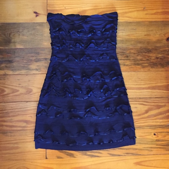 Stapless mini ruffled dress - Picture 1 of 2