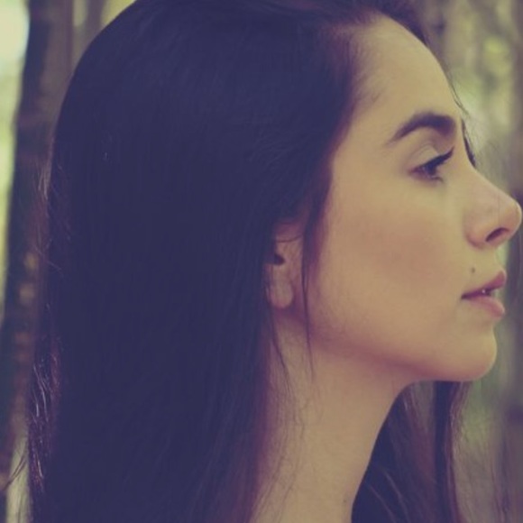 Meet your Posher, Melissa - Picture 3 of 4