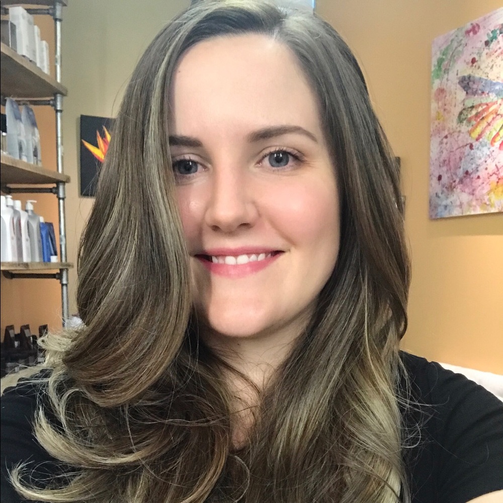 Meet your Posher, Claudia