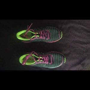 Brand new Asics Dynaflyte size 9