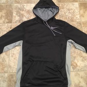 Nike : Therma-Fit Nylon Hoodie