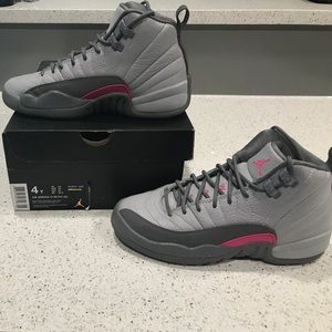 Jordan 12 Retro size 4Y