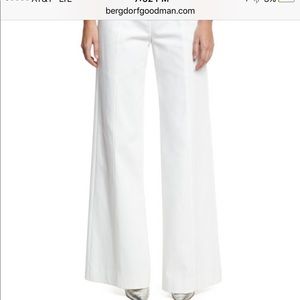 Sexy pants size 4 Nanette lepore flattering