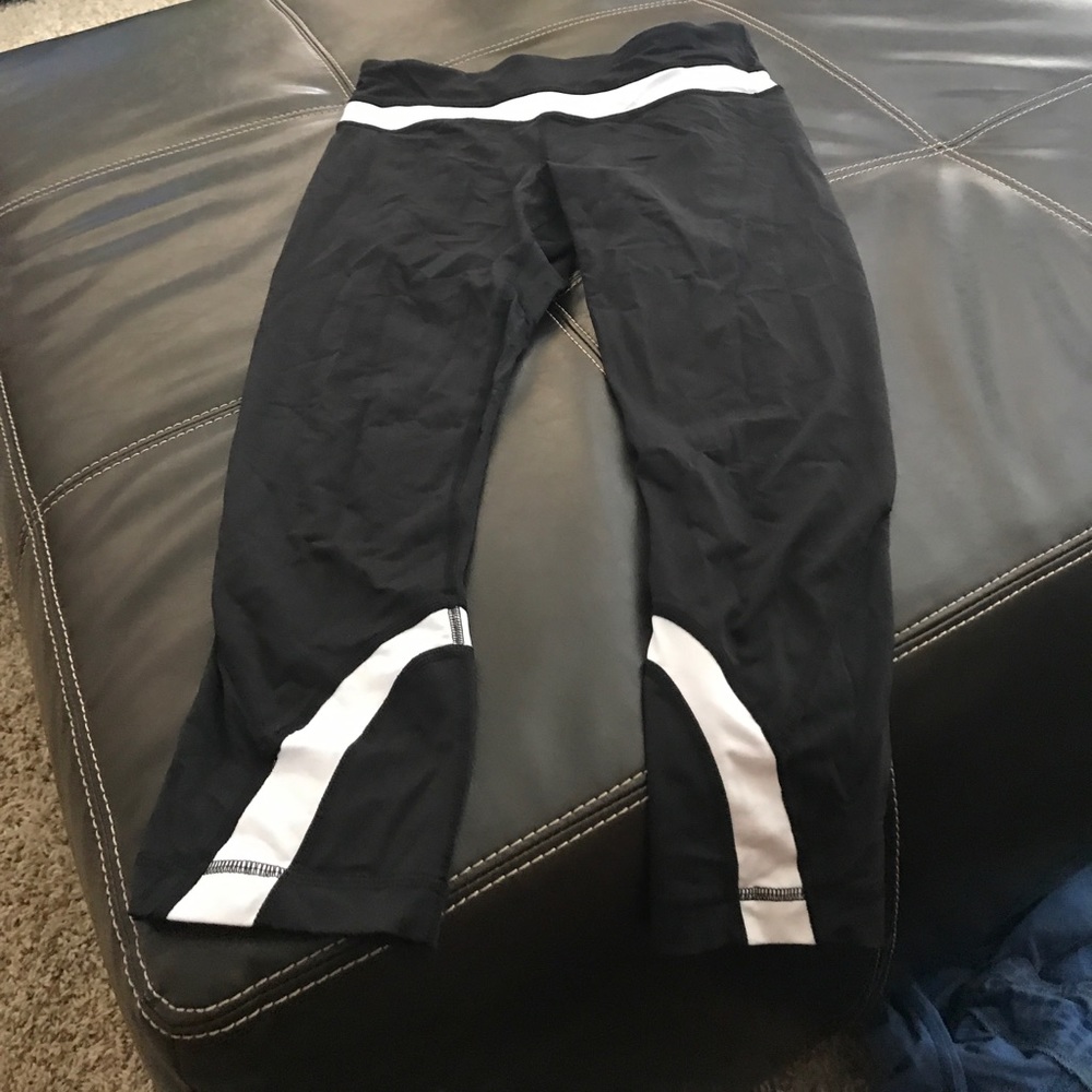 Lululemon run inspire crop.