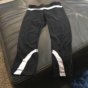 Lululemon run inspire crop.