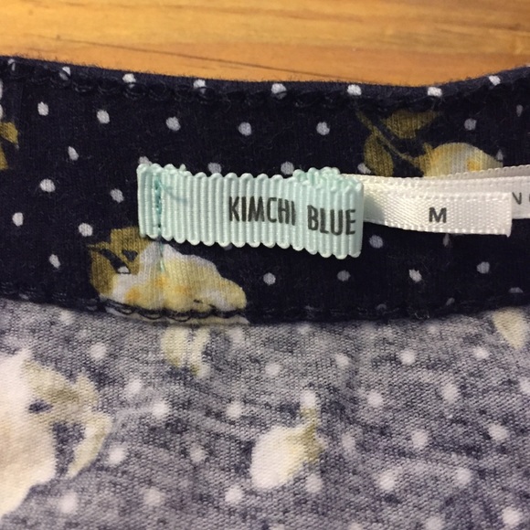 Yellow roses and polka dot skirt - Picture 3 of 3