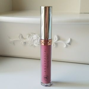 Anastasia Liquid Lipstick in "Dusty Rose"