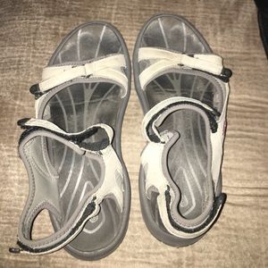 Teva sandals CLOSET CLOSING SPECIAL