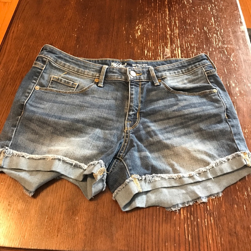 NWOT frayed fold over shorts ⭐️