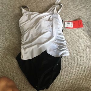 NWT miraclesuit one piece. Size 8