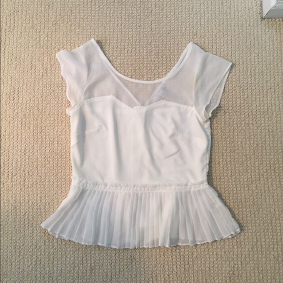 American Eagle Outfitters Tops - American eagle white delicate shirt