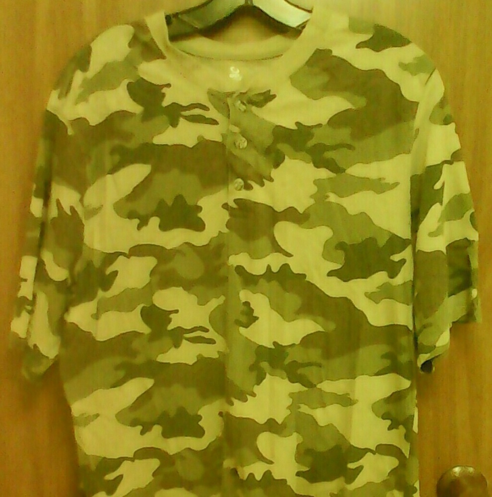 Mens camoflauge shirt~