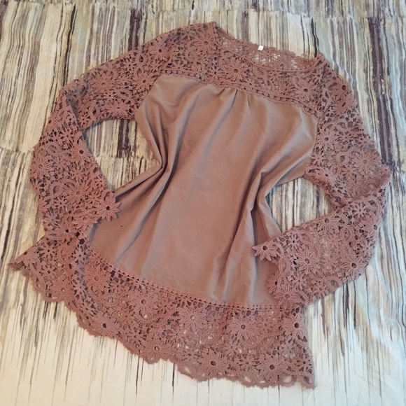 Tops - ✨HOST PICK 8/13✨ Dusty Rose Crochet Blouse
