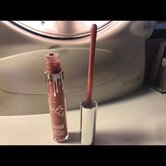 ❌SOLD❌ Kylie cosmetics liquid lipstick - Picture 1 of 2