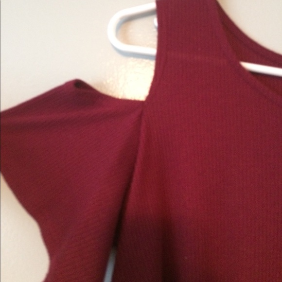 Maroon Off-Should Shirt - Picture 3 of 3