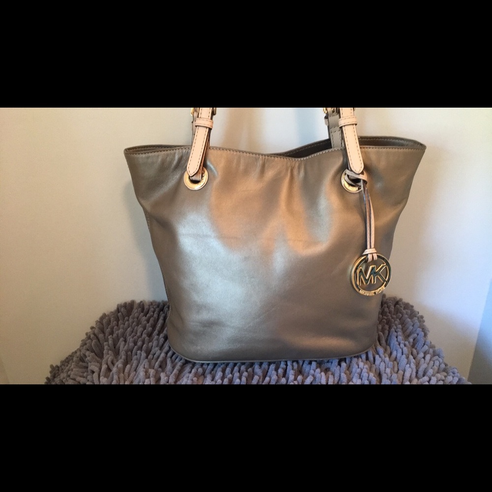 Michael Kors tote