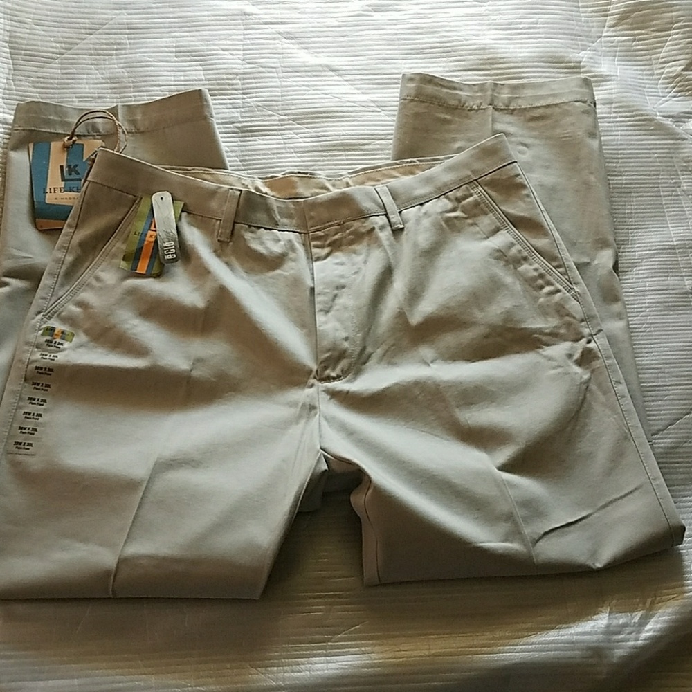 New Men's Life Khaki pants