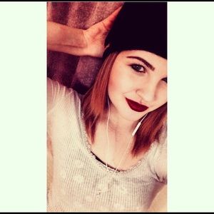 Meet your Posher, Danyelle