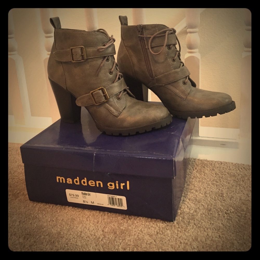 Madden Girl Oxxen boot 8.5