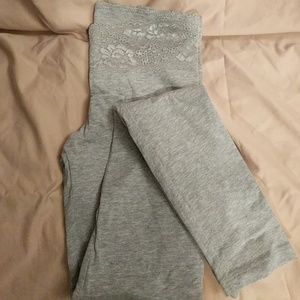 Light grey leggings with lined lace waistband NWOT