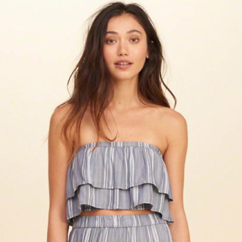 Hollister ruffled bandeau top