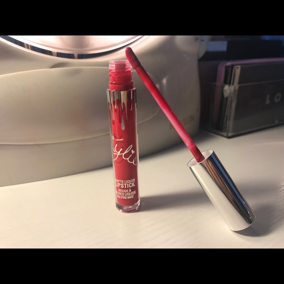 ❌SOLD❌ Kylie cosmetics liquid lipstick - Picture 1 of 2