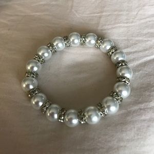 Pearl bracelet