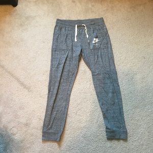 Nike lightweight jogger sweatpants